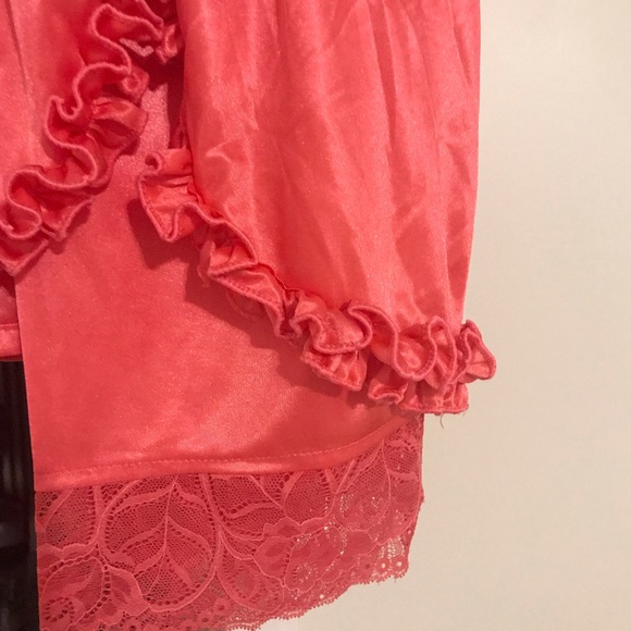 Peachy pink satin nightwear set - Picture 6 of 7